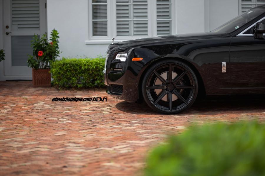 Детали экстерьера Rolls-Royce Ghost on ADV.1 Wheels (ADV08MV1SL) 2015 года  (фото 14 из 17)